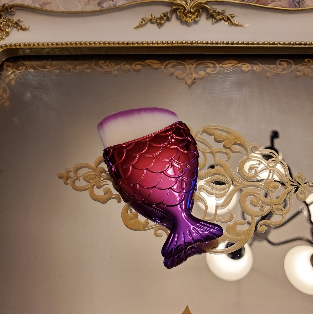 🧜🏼‍♀️❤💜Mermaid angled make up brush - Picture 3 of 5